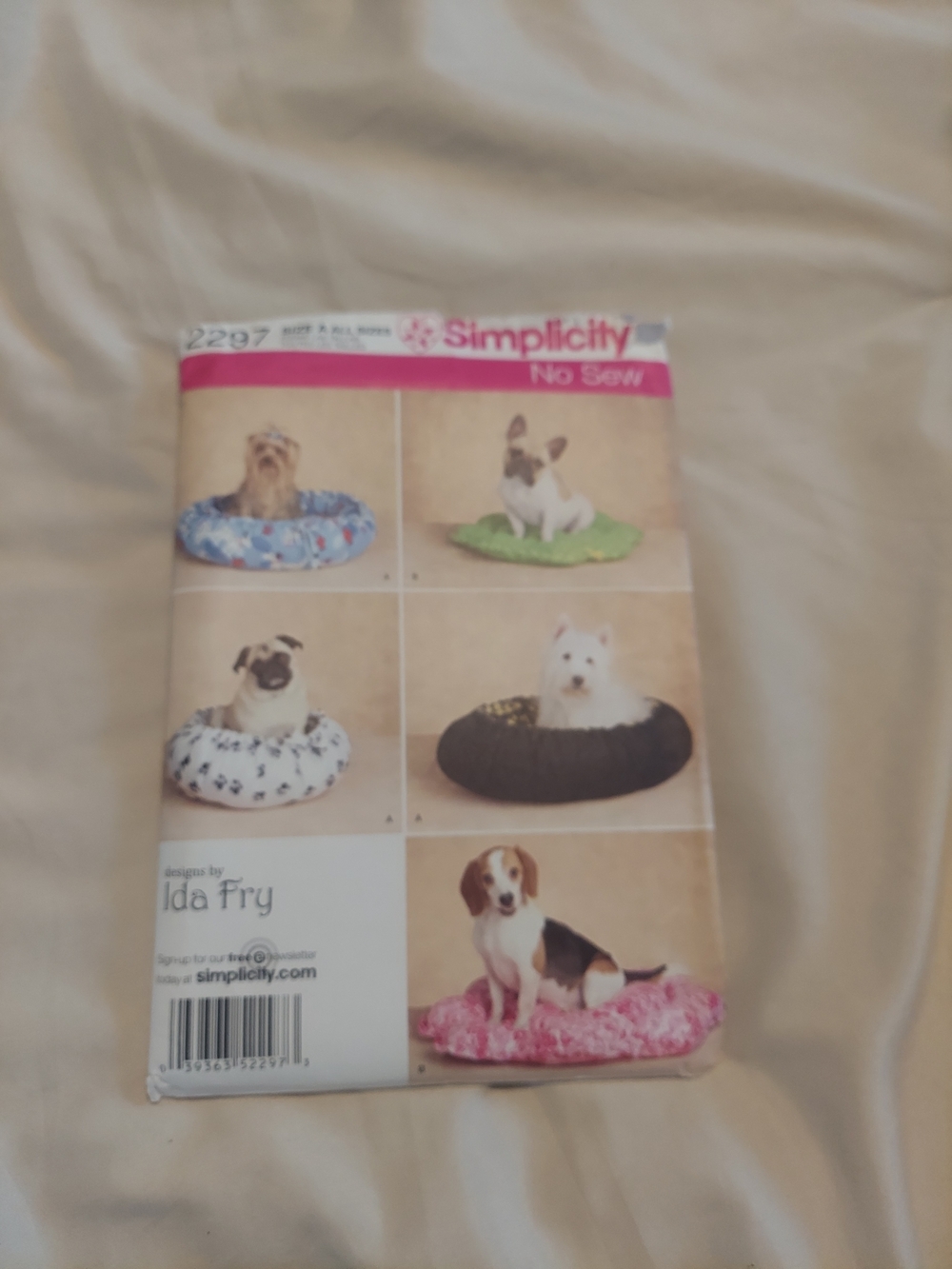 Simplicity 2297 No Sew Dog Beds Pattern Ida Fry Small Medium Pet Cushion Uncut